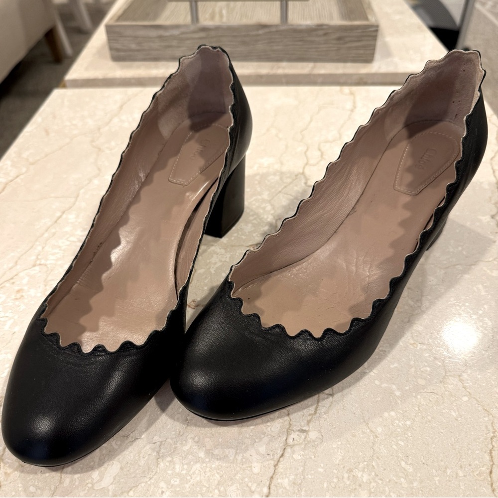 Chloe Women’s Lauren Scalloped Block Heel Pumps